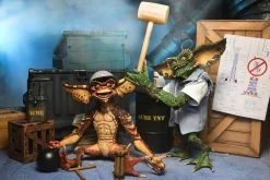 NECA Gremlins 2 - Ultimate Demolition Gremlin 2-Pack - Clothed Actionfigur 16 NECA Gremlins 2 - Ultimate Demolition Gremlin 2-Pack - Clothed Actionfigur -Puppenladen demo set10 scaled 1