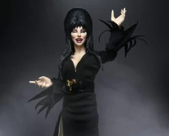 NECA Elvira, Mistress Of The Dark - Clothed Actionfigur -Puppenladen elvira13 scaled 1