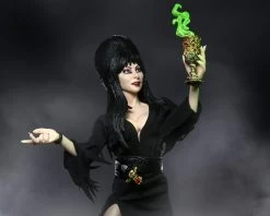 NECA Elvira, Mistress Of The Dark - Clothed Actionfigur -Puppenladen elvira6 scaled 1