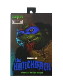 NECA Universal Monsters X TMNT - Ultimate Leonardo Als The Hunchback Figur 38 NECA Universal Monsters X TMNT - Ultimate Leonardo Als The Hunchback Figur -Puppenladen leo pkg1 scaled 1