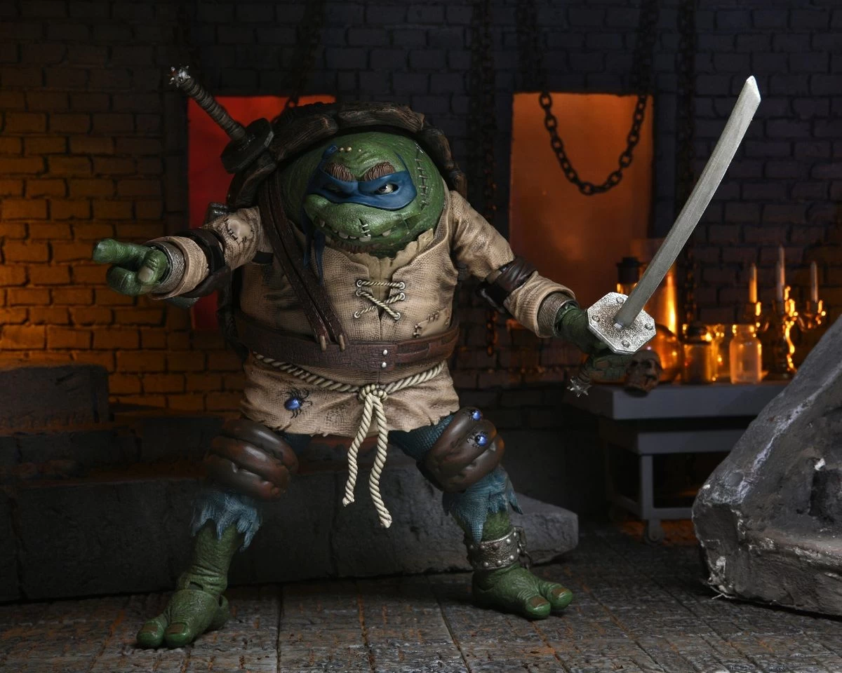 NECA Universal Monsters X TMNT - Ultimate Leonardo Als The Hunchback Figur 11 NECA Universal Monsters X TMNT - Ultimate Leonardo Als The Hunchback Figur – Bild 9