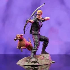 Diamond Select Marvel Gallery - Hawkeye Mit Lucky Dem Pizza-Dog - Statue -Puppenladen marvel hawkeye gallery 02 37353.1628723307