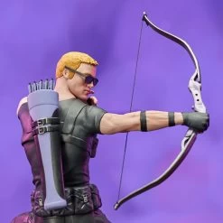 Diamond Select Marvel Gallery - Hawkeye Mit Lucky Dem Pizza-Dog - Statue -Puppenladen marvel hawkeye gallery 10 28662.1628723307